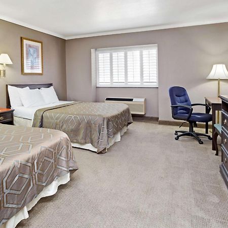 Days Inn By Wyndham West Covina Ngoại thất bức ảnh