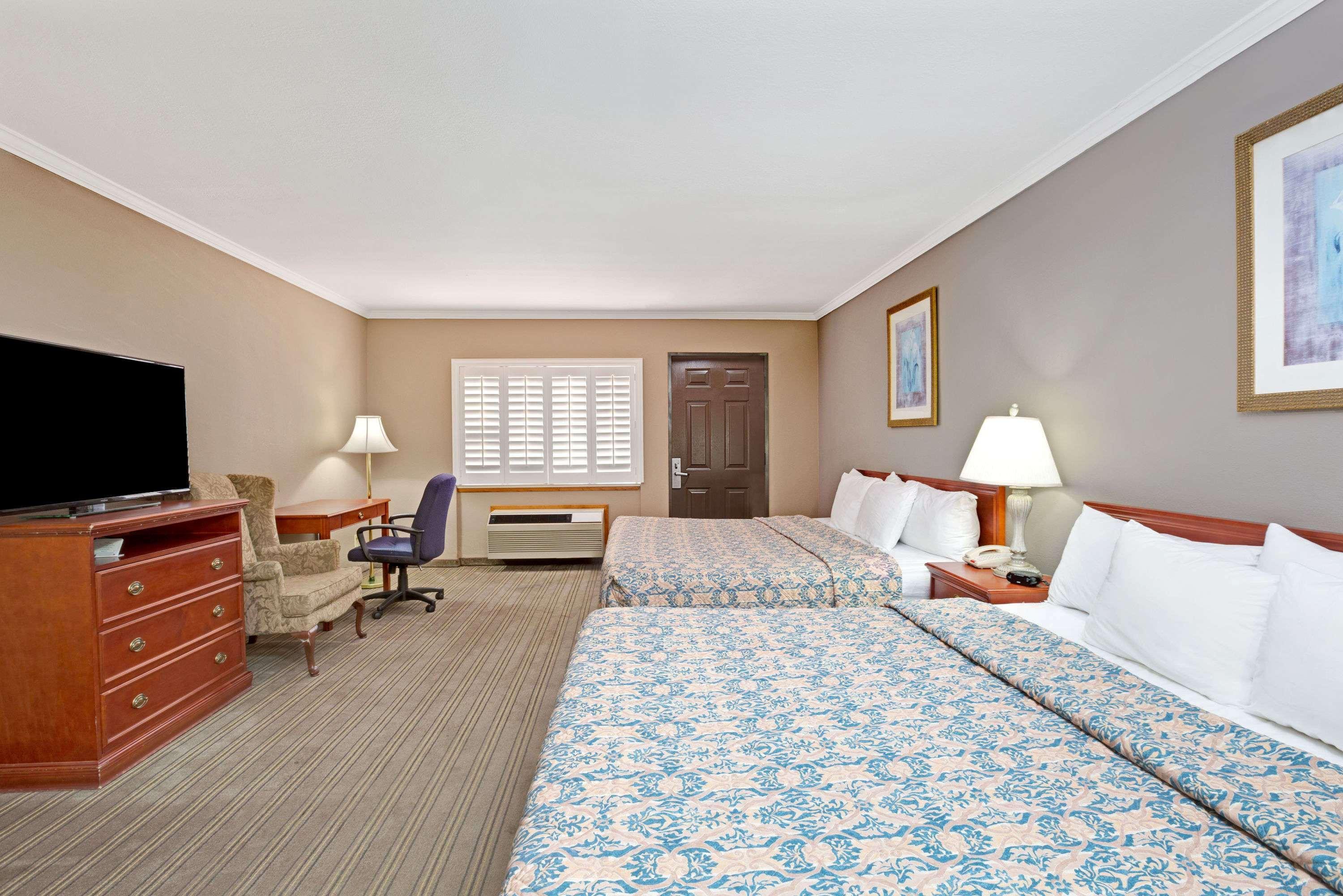 Days Inn By Wyndham West Covina Ngoại thất bức ảnh